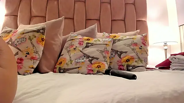 Snapshot of aishathornee chatting on January 11, 7:19 pm aishathornee online show from January 11, 7:19 pm