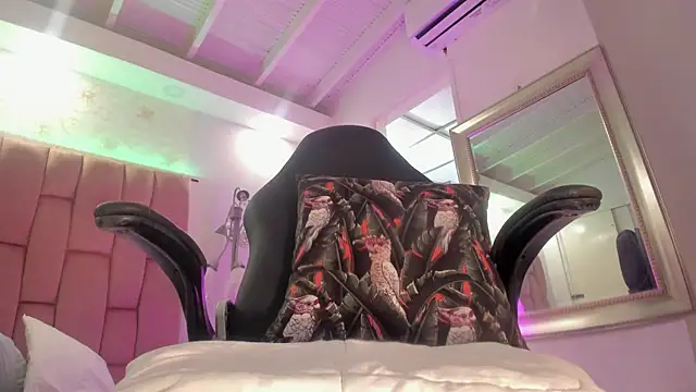 Snapshot of aishathornee chatting on July 3, 8:59 pm aishathornee online show from July 3, 8:59 pm