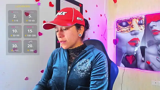 Raven Rouge  online show from April 20, 12:30 pm