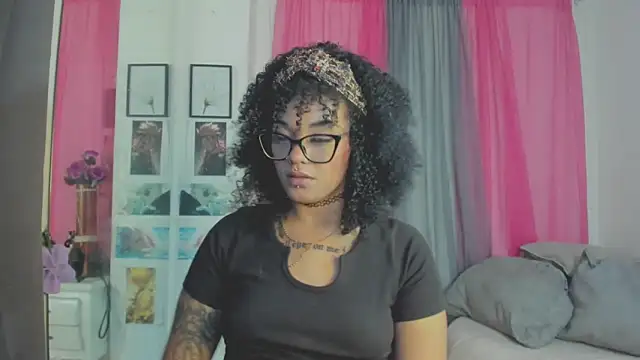 Snapshot of Darkflama1 chatting on October 4, 6:28 pm Darkflama1 online show from October 4, 6:28 pm