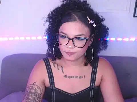 Snapshot of Darkflama1 chatting on February 3, 11:10 pm Darkflama1 online show from February 3, 11:10 pm