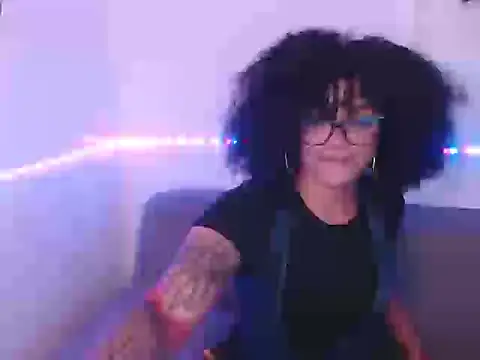 Snapshot of Darkflama1 chatting on February 8, 10:57 pm Darkflama1 online show from February 8, 10:57 pm
