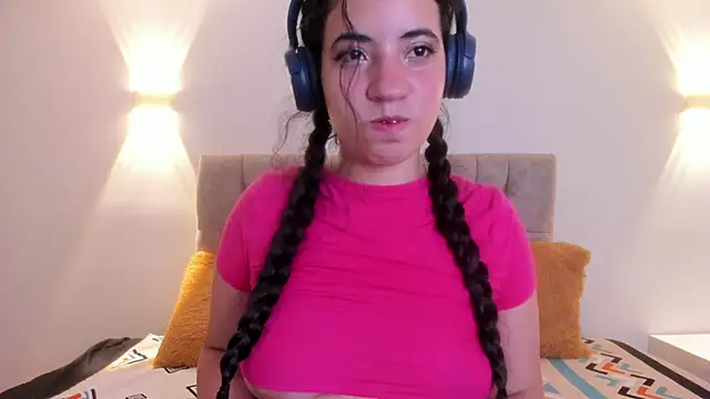 Snapshot of Nicol_Chang chatting on October 7, 3:58 am Nicol Chang online show from October 7, 3:58 am