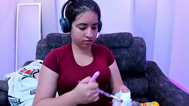 Nicol Chang online show from November 15, 7:54 pm