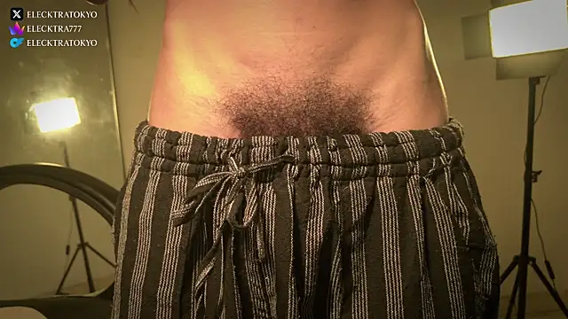 Snapshot of alexxatokyo chatting on February 18, 3:24 am alexxatokyo online show from February 18, 3:24 am