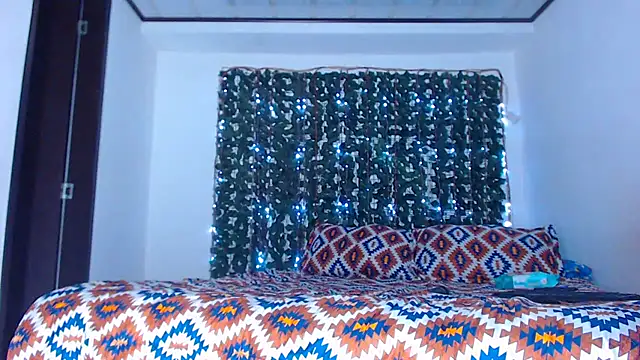 zhannaya jhaen  online show from October 17, 9:06 pm