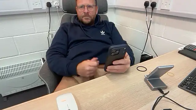 bilf1978 online show from April 22, 8:06 am