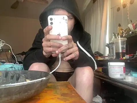 XanderOzzz online show from December 17, 2:45 pm