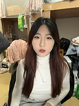 Snapshot of ououlovelove chatting on February 9, 2:21 pm ououlovelove online show from February 9, 2:21 pm