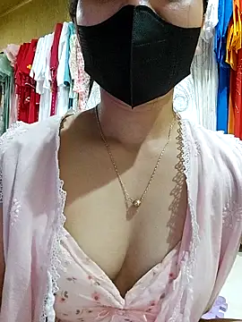 Snapshot of Laurie369 chatting on September 12, 5:51 am Laurie369 online show from September 12, 5:51 am