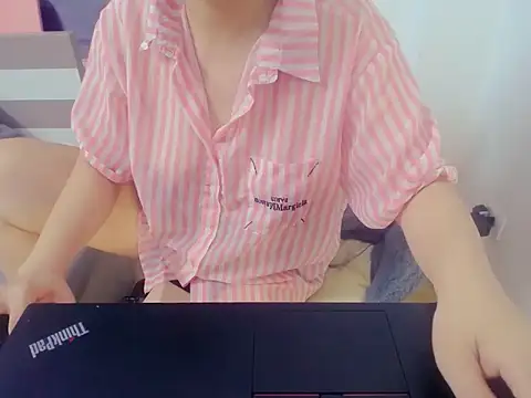 Lamoon 2k online show from October 3, 1:30 pm