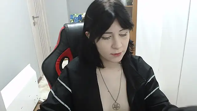 TinaQuiin online show from December 17, 8:53 am