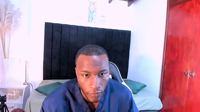 chrstian lewis1 online show from November 30, 4:11 pm