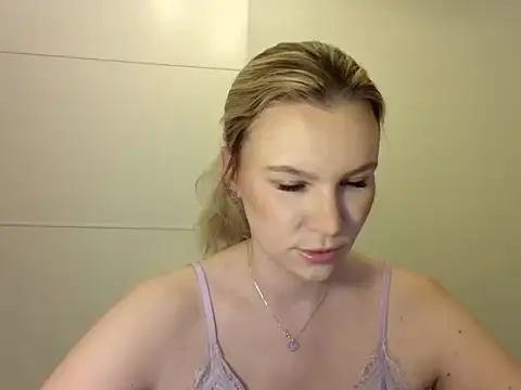 SadieBrilliance online show from October 14, 6:09 pm