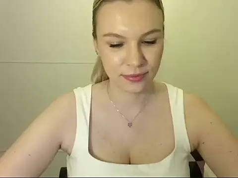 SadieBrilliance online show from October 30, 7:47 pm