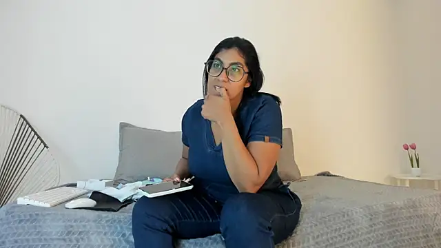  Miaa khalifa  online show from November 21, 12:37 pm