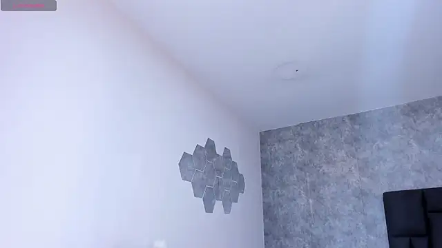 crystaldarliing online show from January 7, 6:43 pm