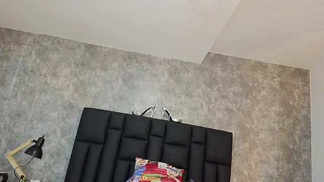 crystaldarliing online show from March 27, 3:01 pm