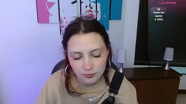 AlanaGarcia19 online show from October 15, 11:54 am