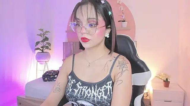 Clara Luu online show from April 25, 3:20 am