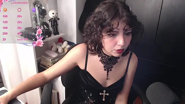 Snapshot of BiiHoney chatting on June 18, 3:40 am BiiHoney online show from June 18, 3:40 am