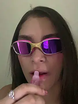 Hannacooper3 online show from November 9, 11:47 pm