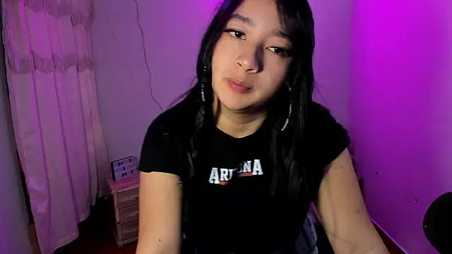 pretti scarlett online show from November 18, 11:58 am