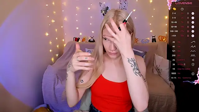 Snapshot of AnyaTaylor_ chatting on September 27, 2:16 am AnyaTaylor online show from September 27, 2:16 am