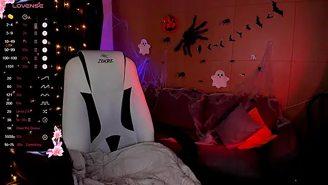 Snapshot of AnyaTaylor_ chatting on October 29, 6:04 am AnyaTaylor online show from October 29, 6:04 am