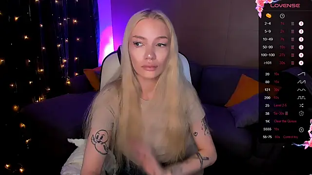 Snapshot of AnyaTaylor_ chatting on November 21, 2:54 am AnyaTaylor online show from November 21, 2:54 am