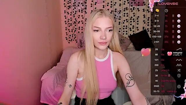 Snapshot of AnyaTaylor_ chatting on November 26, 2:23 am AnyaTaylor online show from November 26, 2:23 am