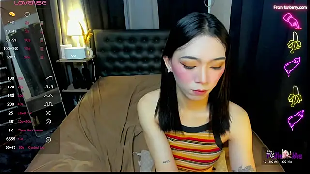 bellamoonlightX online show from March 28, 8:14 am