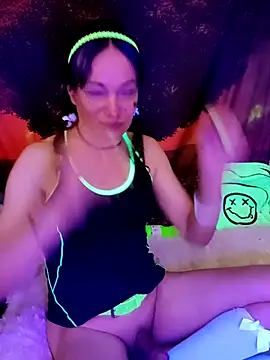 Snapshot of Tselka chatting on September 29, 6:13 pm Tselka online show from September 29, 6:13 pm