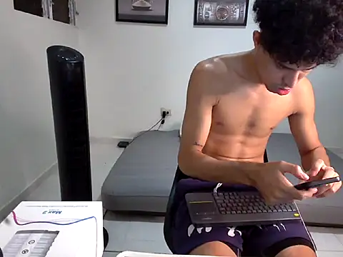 Dollarhot30 online show from October 28, 1:53 am