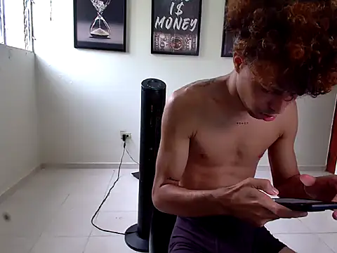 Dollarhot30 online show from February 14, 1:08 pm