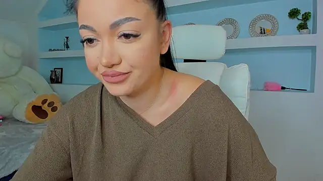 juicyjulie  online show from October 28, 7:38 pm