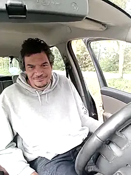 Snapshot of twitshe chatting on October 15, 9:42 am twitshe online show from October 15, 9:42 am