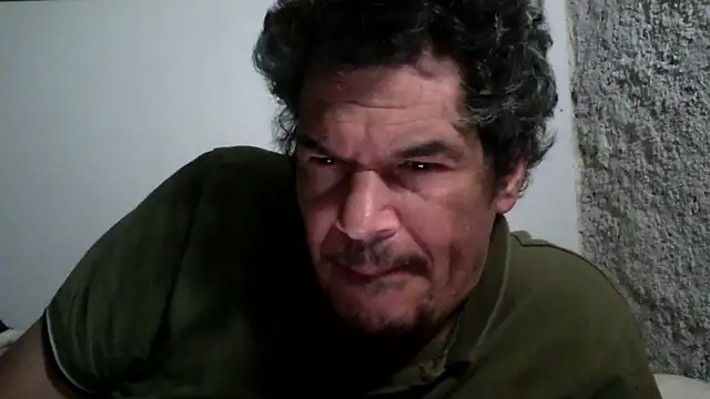 Snapshot of twitshe chatting on October 21, 10:54 pm twitshe online show from October 21, 10:54 pm