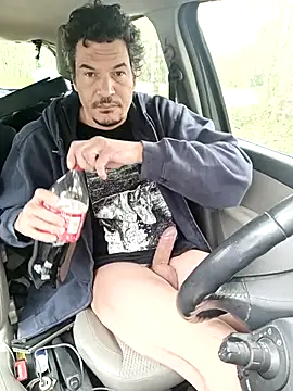 Snapshot of twitshe chatting on October 27, 12:31 pm twitshe online show from October 27, 12:31 pm