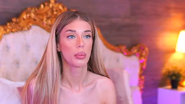 Snapshot of EllieRedd chatting on October 29, 9:55 am EllieRedd online show from October 29, 9:55 am