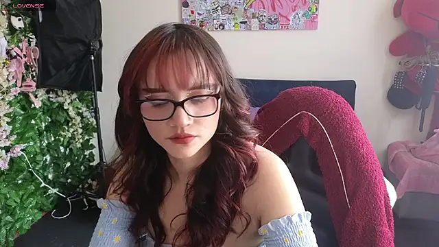 MiaVelvetDoll online show from April 21, 1:50 pm