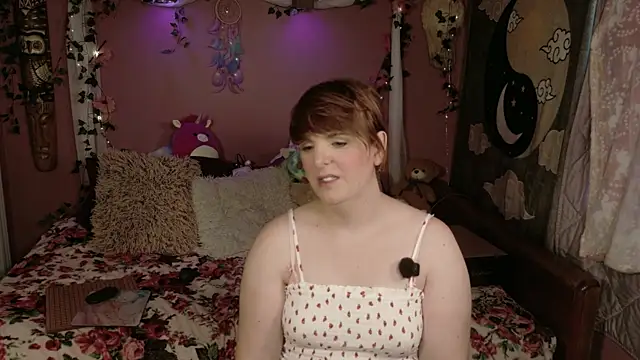 Snapshot of Maddy_cat_91 chatting on July 27, 3:19 pm Maddy cat 91 online show from July 27, 3:19 pm