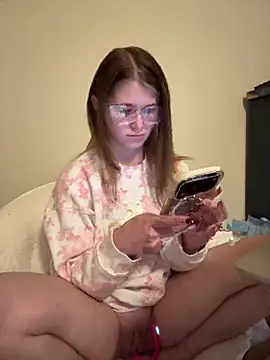 Snapshot of Riley_ray69 chatting on October 21, 8:53 pm Riley ray69 online show from October 21, 8:53 pm