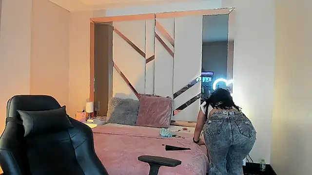 EmmaStonns online show from December 17, 11:27 am