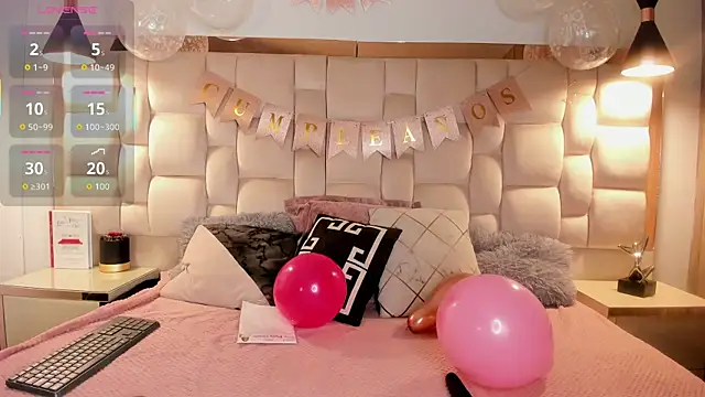 EmmaStonns online show from April 10, 1:49 pm