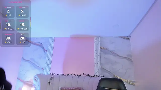 EmmaStonns online show from April 23, 1:24 pm