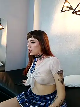 Snapshot of AnnyAndRoman chatting on October 16, 5:58 pm AnnyAndRoman online show from October 16, 5:58 pm