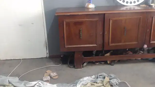 SEXYHUGEASS21 online show from October 5, 11:19 am