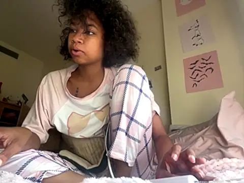 Snapshot of luvrgrllani chatting on November 16, 8:14 pm luvrgrllani online show from November 16, 8:14 pm