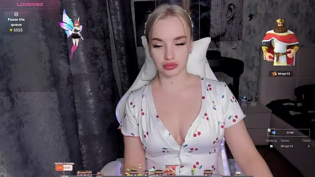 KiraKrox online show from November 4, 6:40 pm